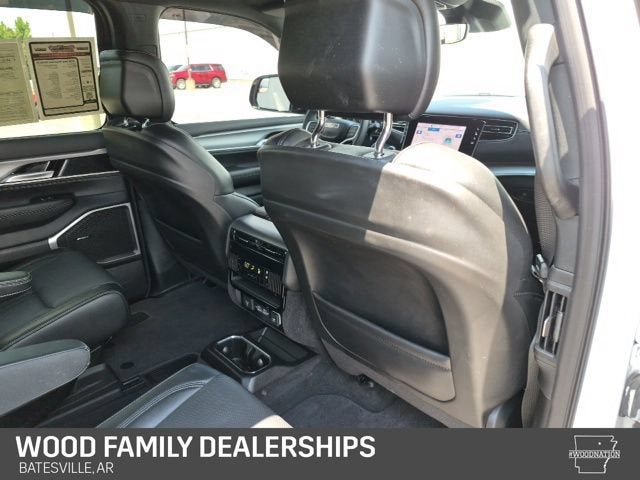 2025 Jeep Wagoneer Series II Carbide
