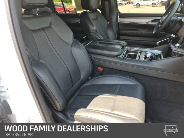 2025 Jeep Wagoneer Series II Carbide