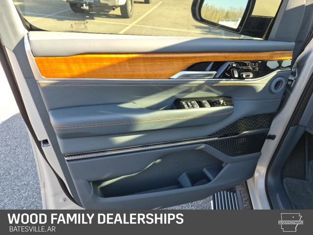 2022 Jeep Grand Wagoneer Series III