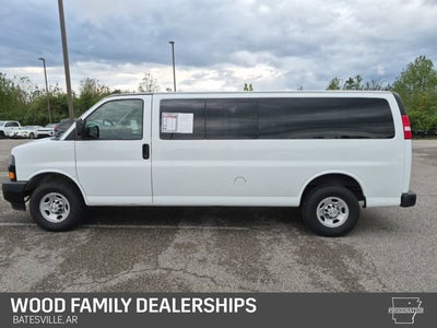 2024 Chevrolet Express Passenger 3500 1LS