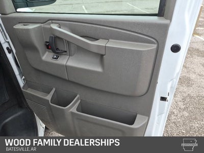 2024 Chevrolet Express Passenger 3500 1LS