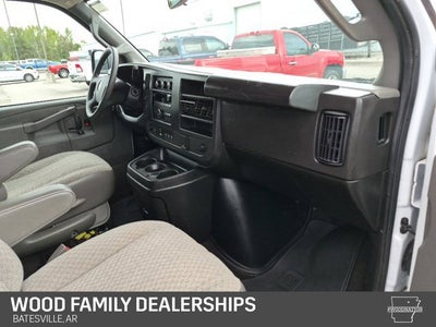 2024 Chevrolet Express Passenger 3500 1LS