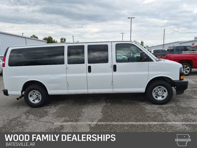 2024 Chevrolet Express Passenger 3500 1LS
