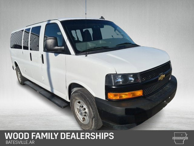 2023 Chevrolet Express Passenger 3500 LS