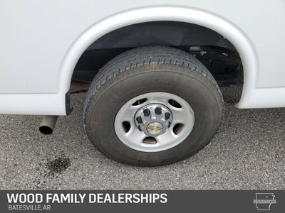 2024 Chevrolet Express Passenger 3500 1LT