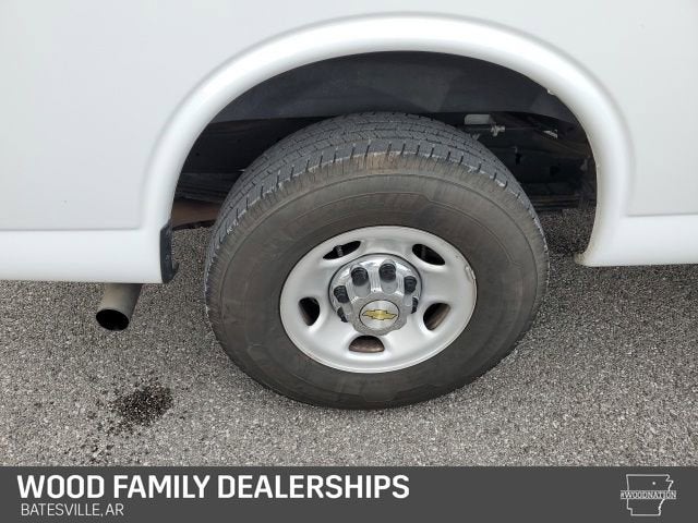 2024 Chevrolet Express Passenger 3500 1LT