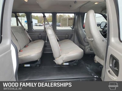 2024 Chevrolet Express Passenger 3500 1LT