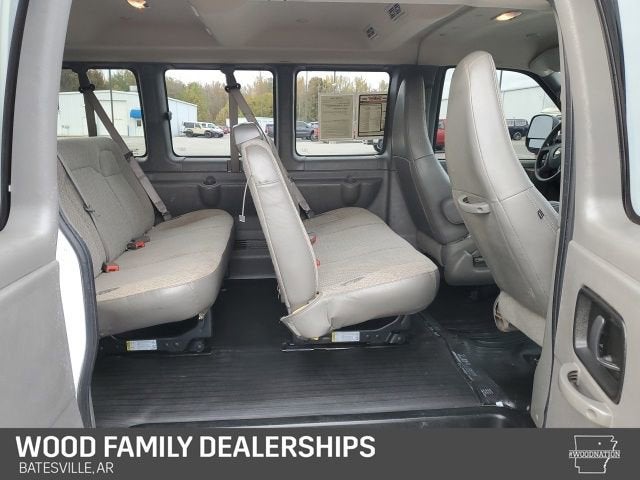 2024 Chevrolet Express Passenger 3500 1LT