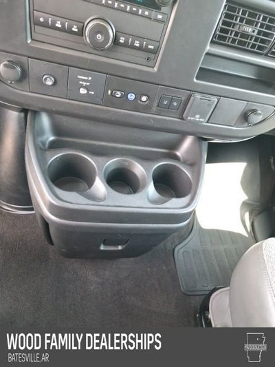 2025 Chevrolet Express Passenger 1LT