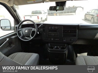 2025 Chevrolet Express Passenger 1LT