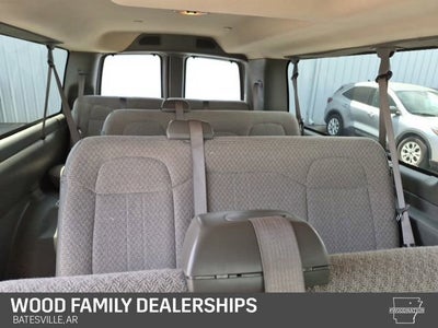 2025 Chevrolet Express Passenger 1LT
