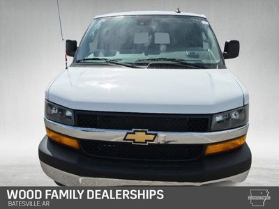 2025 Chevrolet Express Passenger 1LT