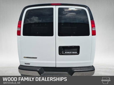 2025 Chevrolet Express Passenger 1LT