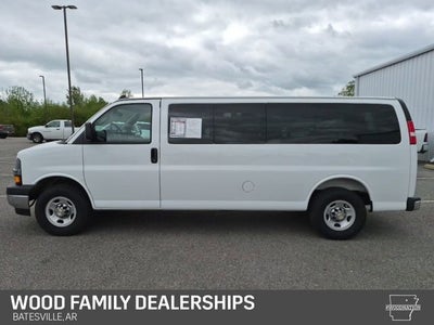 2025 Chevrolet Express Passenger 1LT