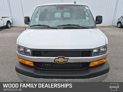 2025 Chevrolet Express Passenger 1LT