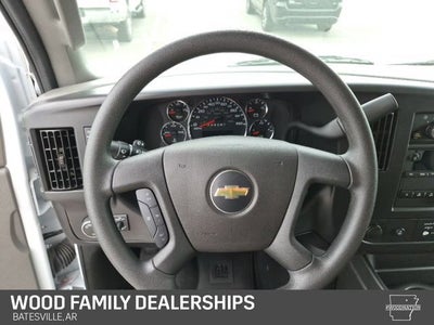 2025 Chevrolet Express Passenger 1LT