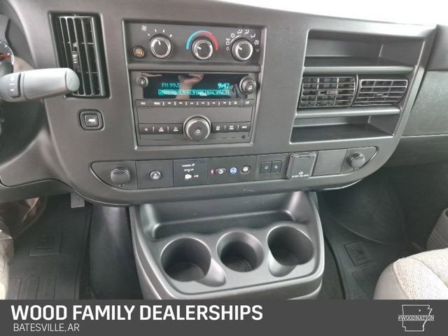 2025 Chevrolet Express Passenger 1LT