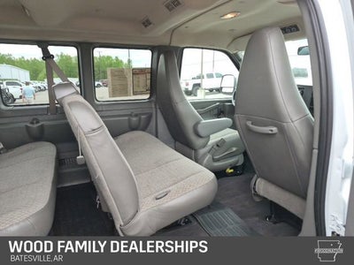 2025 Chevrolet Express Passenger 1LT