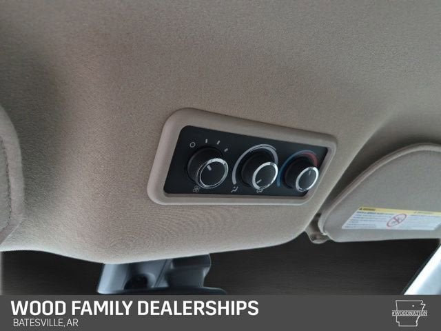 2025 Chevrolet Express Passenger 1LT