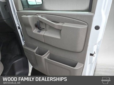 2025 Chevrolet Express Passenger 1LT