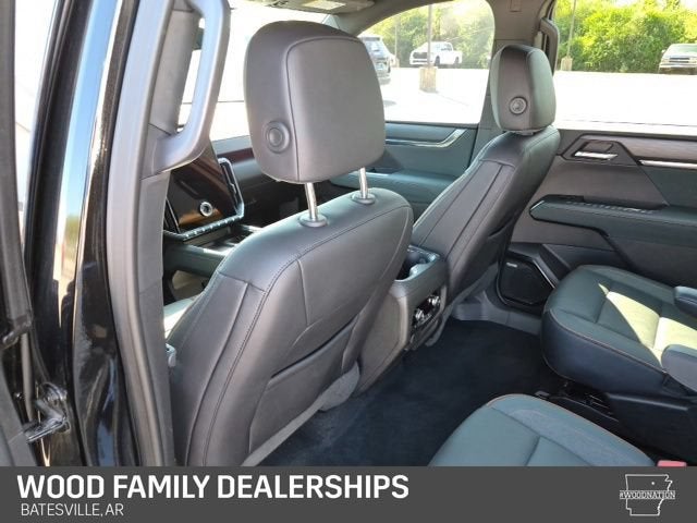 2024 GMC Acadia AT4