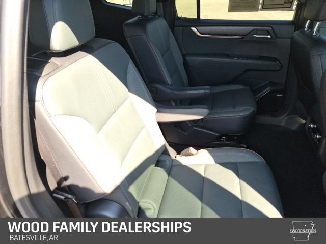 2024 GMC Acadia AT4