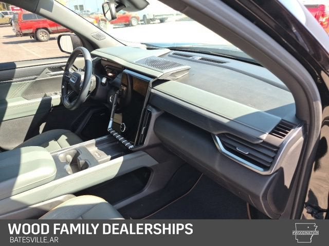 2024 GMC Acadia AT4
