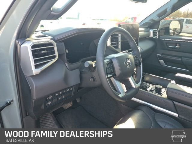 2025 Toyota Sequoia SR5