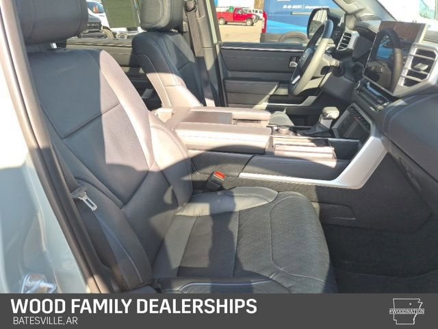 2025 Toyota Sequoia SR5